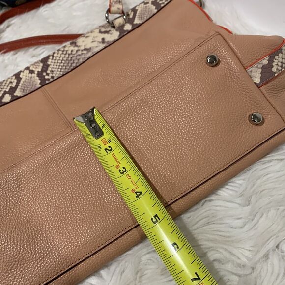 COACH pebbled leather tote embossed snake print accent zip top adjustable strap - Picture 15 of 16